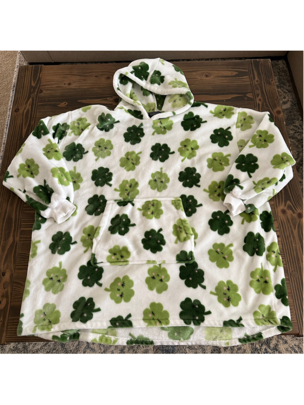 Throwzy by Marlo Lorenz Shamrock Hoodie Women's One Size Green White Oversized